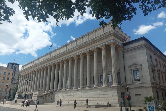 Private tour of Lyon with an official guide - Strolling Through Old Lyon and Its Traboules