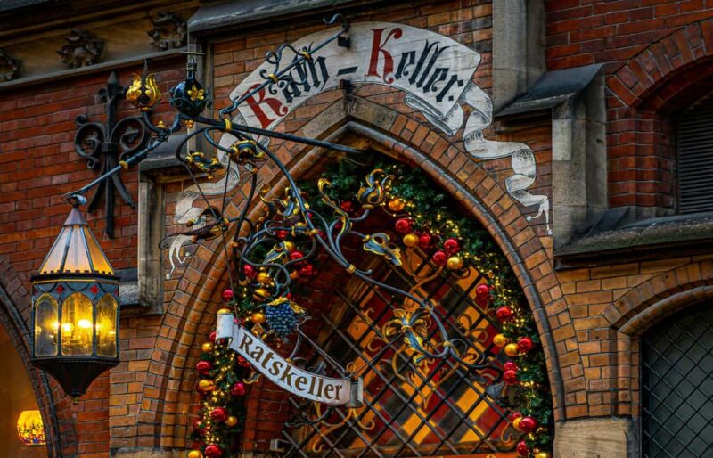 Private tour of Munich's old town - Practical Information: Meeting Point and Booking