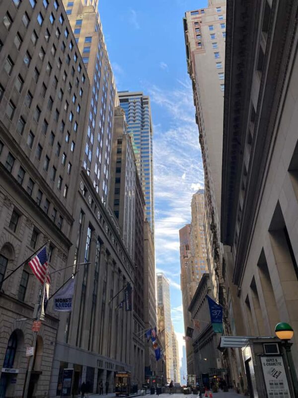 Private Tour of New York Iconic Landmarks & Hidden Gems - Sampling Iconic NYC Foods Along the Way