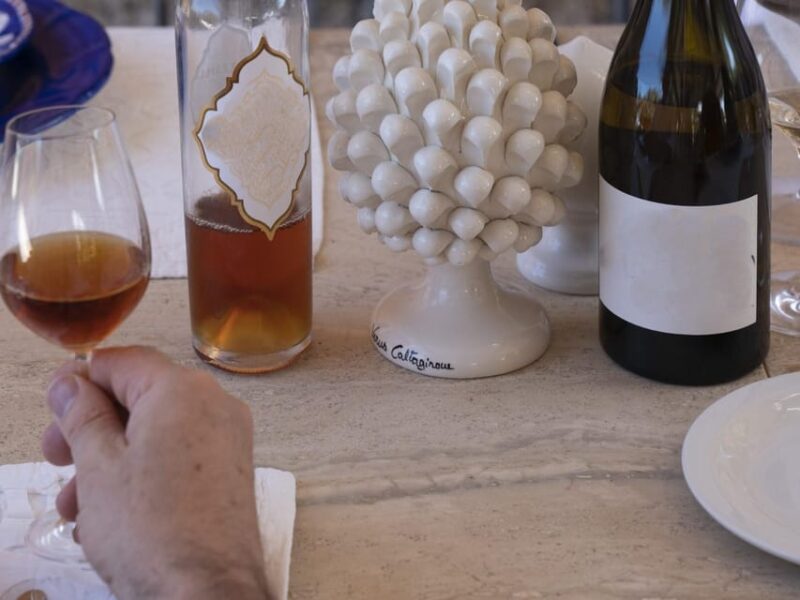 Private tour of Noto and wine tasting from Syracuse - Wine Tasting Paired with Sicilian Delicacies