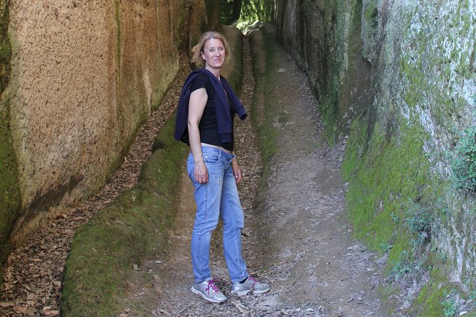 Private tour of Pitigliano and Etruscan cave routes - The Experience of Guides and Personal Touches