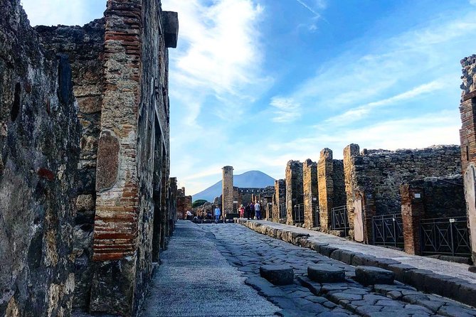 Private Tour of Pompeii - The Experience of Exploring Pompeii with a Private Archaeologist