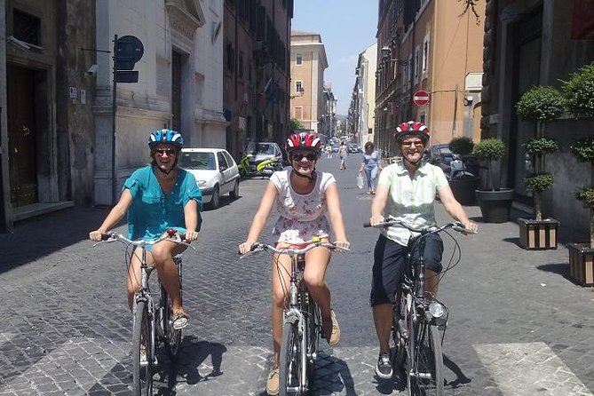 Private Tour of Rome by Bike - A Ride Around The Most Famous Places of Rome - Key Points