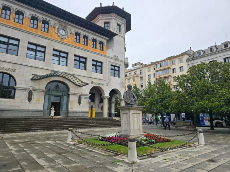 Private tour of Santander with interior of the cathedral and Centro Botín - Meet at the Santander Tourist Office for a Personalized Experience