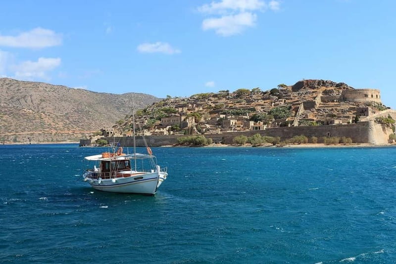 Private tour of Spinalonga historical island from Heraklion - Discovering Agios Nikolaos and Lake Voulismeni