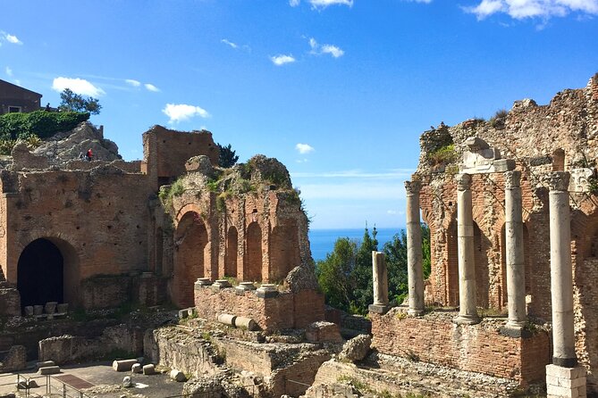 Private tour of Taormina, Castelmola, Isola bella for small groups - Visiting Messina’s Campanile del Duomo