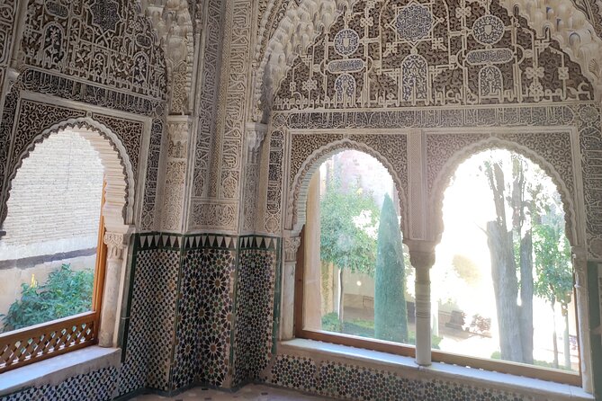 Private Tour of the Alhambra - The Impact of Guided Stories and Local Expertise