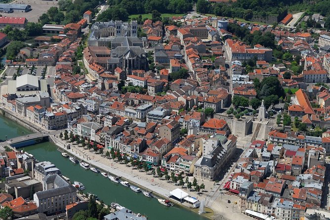Private tour of the battlefields of Verdun from Paris in Van (2/7 travelers) - The Victory Monument and Porte Chaussee