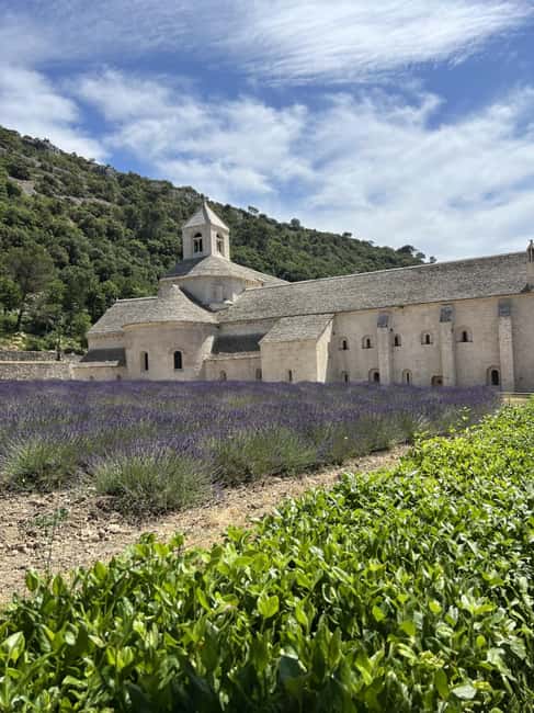 Private tour of the hilltop villages of the Luberon with a local guide - Key Points
