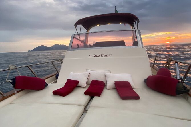 Private Tour of the Island of Capri by Boat and Visit to the Caves - Key Points