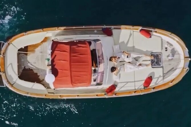 Private Tour of the Island of Capri by Boat and Visit to the Caves - The Emerald Waters of the Green Cave and the Second Lighthouse