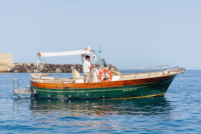 Private tour of the island of Ischia on a Fratelli Aprea gozzo - The Private Tour of Ischia on a Fratelli Aprea Gozzo: The Essentials