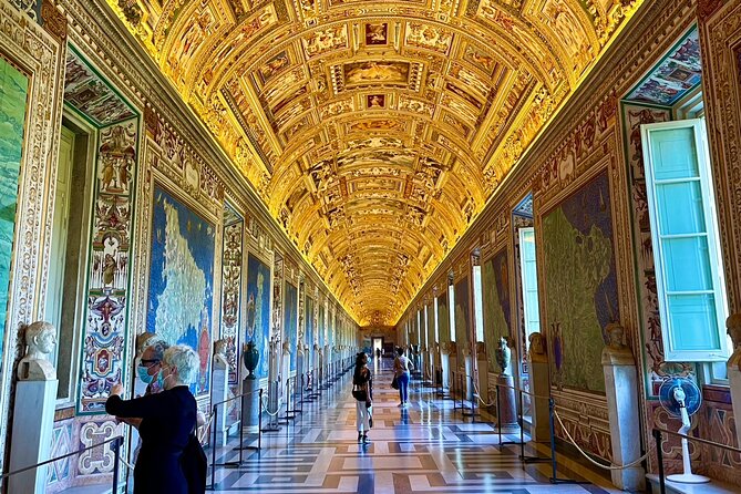 Private Tour of the Vatican Museums and Sistine Chapel - Marveling at Michelangelos Frescoes in the Sistine Chapel