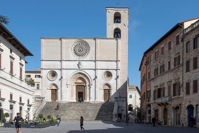 Private tour of Todi with a local guide - Key Points