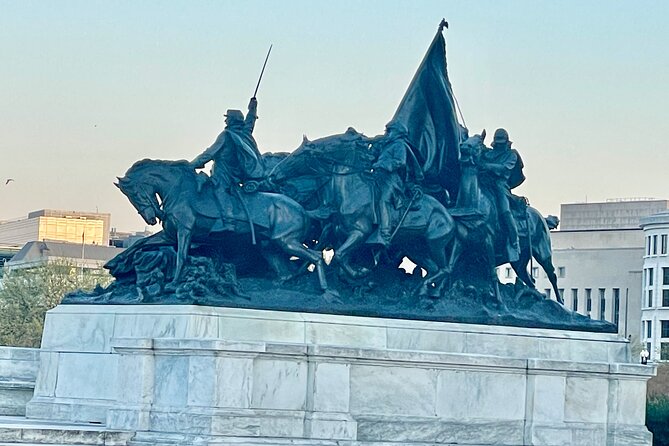 Private Tour of Washington DC for Groups of Up to 7 People - The Guide: Knowledgeable and Attentive