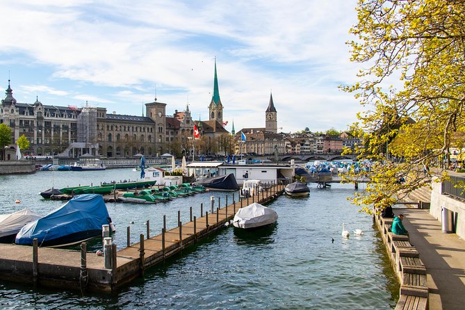 Private Tour of Zurich in 60 minutes with a Local - Views from a Hilltop Park Overlooking Zurich