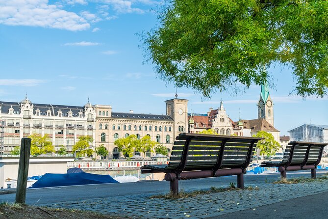 Private Tour of Zurich in 60 minutes with a Local - Strolling Through Zurich’s Old Town Charm