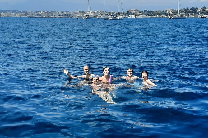 Private tour on a sailboat Swim and stand up paddle Antibes cape - The Role of Nicolas: A Friendly and Knowledgeable Host