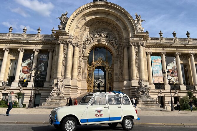 Private tour Paris Sightseeing 2 hours in Renault 4L electric - Explore Paris in Style in an Electric Renault 4L