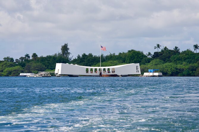 Private Tour-Pearl Harbor with Arizona Memorial + Scenic Lookouts - Scenic Lookouts: Nuuanu Pali and Puu Ualakaa State Park