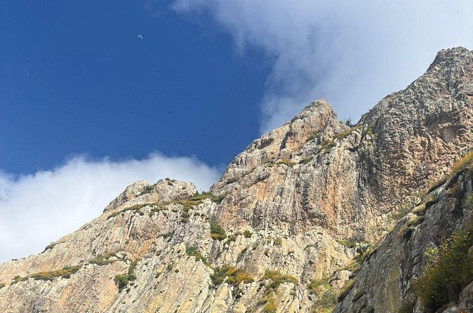 Private Tour Peña de Bernal, Hike and Vineyard Wine Cup Included - The Experience Provider: Mr traveler