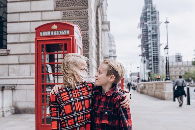 Private Tour: Personal Travel Photographer Tour in London - Logistics: Meeting Point and Group Size