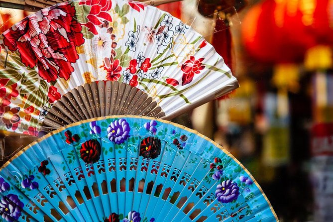 Private Tour: Photography Walking Tour from Trafalgar Square to Covent Garden - Discover Londons Chinatown and Its Colorful Streets