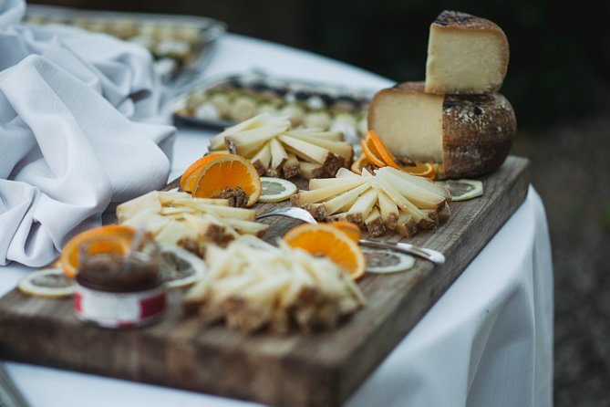 Private Tour: Pienza and Montalcino Organic Cheese and Wine Tour - Guide Highlights and Personal Touches