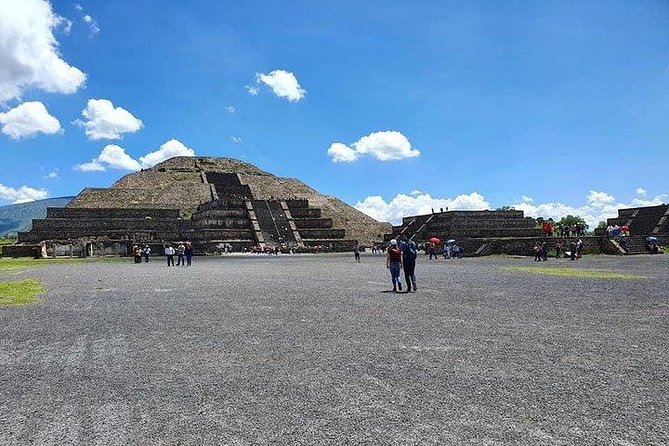 Private Tour Pyramids of Teotihuacán and Guadalupe Basilica up to 4 people - Discover Mexico Citys Cultural Treasures in a Private Tour