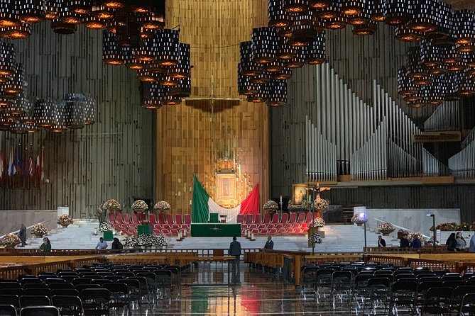 Private Tour: Pyramids of Teotihuacan, Tlatelolco & Basílic of Guadalupe - Visiting the Basilica of Our Lady of Guadalupe