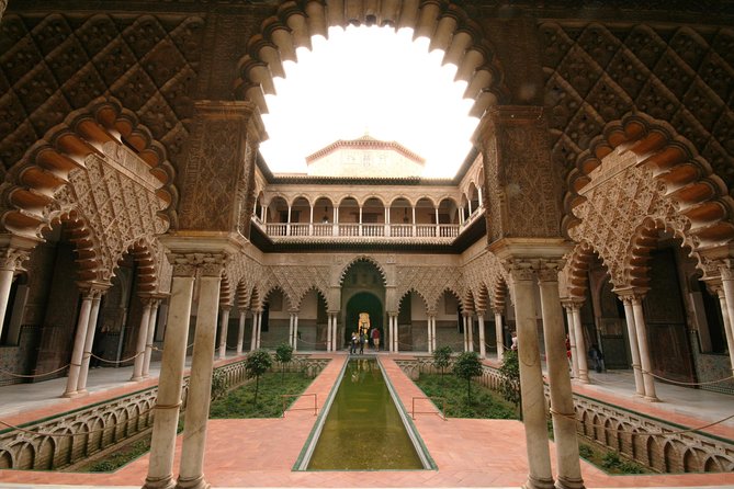 Private Tour: Seville City Tour (Cathedral, Royal Alcázar and Santa Cruz) - Logistics and Convenience of the Tour