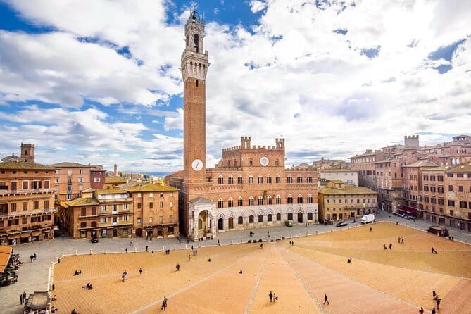 Private tour Siena, San Gimignano and Monteriggioni, lunch in the cellar - The Transport and Guide Experience
