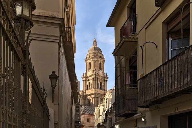 Private Tour Tapas & Traditions: A Culinary Journey in Seville - Walking Through the Historic Casco Antiguo Neighborhood
