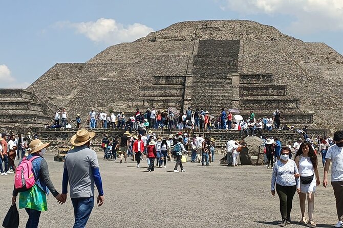 Private Tour Teotihuacan Tequila&quesadilla - Luxury Transportation and Private Atmosphere
