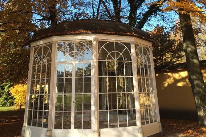 Private Tour The hills are alive: a tour to locations of the Sound of music film - Leopoldskron Palace and Its Scenic Lake Setting