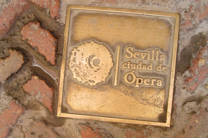 Private tour through the old Jewish neighbourhood. - Practical Details: Meeting Points and Tour Accessibility