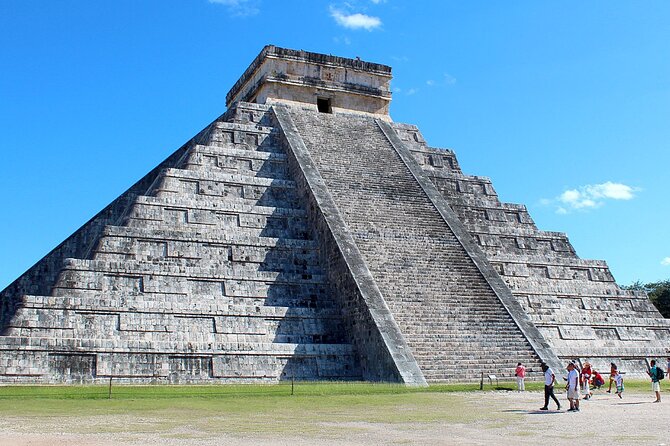 Private Tour to Chichen Itza and Cenote Tsukan with Meal Included - Private Transportation in Modern, Air-Conditioned Vehicles