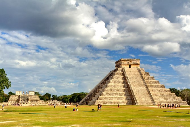 Private Tour to Chichen Itza, Valladolid and Ik Kil Cenote with Lunch - Key Points