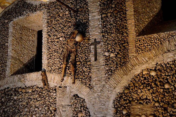 Private Tour to Évora from Lisbon - Exploring Praça do Giraldo: Évora’s Heart Square