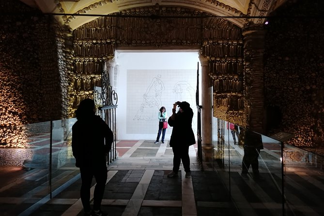 Private Tour to Evora with wine tasting at the Cartuxa Winery - Return to Lisbon with Comfortable Private Transfer