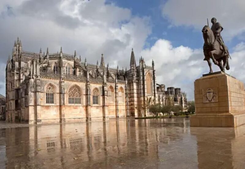 Private Tour to Fátima, Batalha, Nazaré, and Óbidos (10 hours) - Starting Point: Easy Hotel Pickup in Lisbon