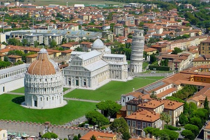 Private tour to Florence and Pisa from Livorno port - Pisa’s Historic Piazza and Nearby Landmarks