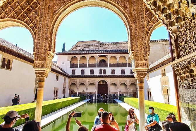 Private tour to Granada from Seville with visit to the Alhambra - Private Transfer and Journey from Seville to Granada