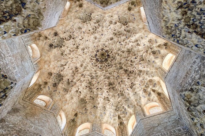 Private tour to Granada from Seville with visit to the Alhambra - Return to Seville in Comfort
