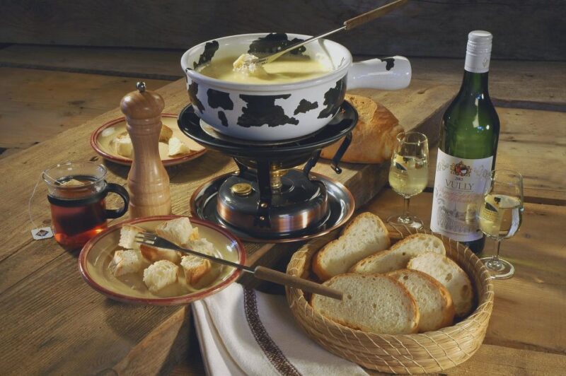 Private Tour to Gruyeres with Cheese and Chocolate Factory - The Art of Swiss Cheese at Maison du Gruyère