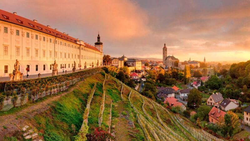 Private Tour to Kutná Hora - Exploring the Impressive Santa Barbara Cathedral Interior