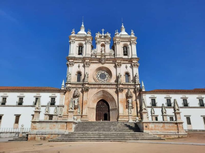 Private tour to Nazaré, Alcobaça, and Obidos from Lisbon - Óbidos Medieval Village and Ginja Tasting