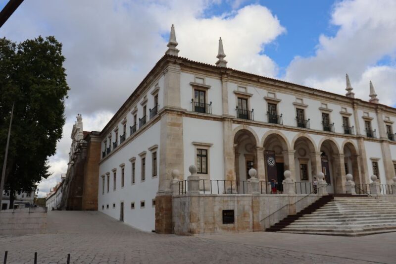 Private Tour to Nazaré & Alcobaça, giant waves and monastery - Key Points