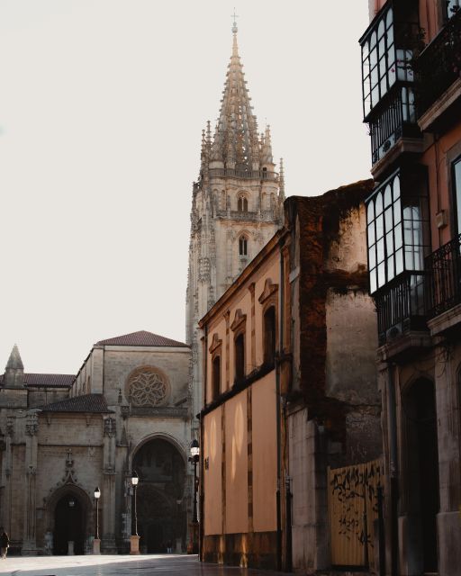 Private tour to Oviedo - Starting Point at Calle Uría: The Heart of Oviedo’s Shopping District