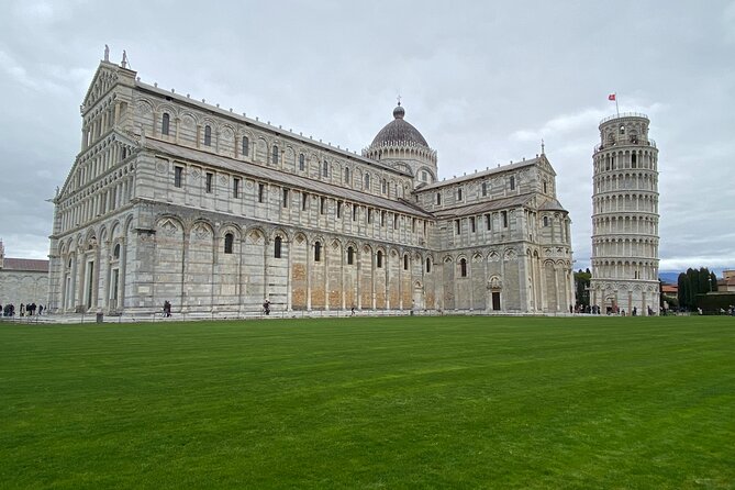 Private Tour to Pisa and Lucca in English Español and Purtuguês - Comfort and Convenience with Private Transportation